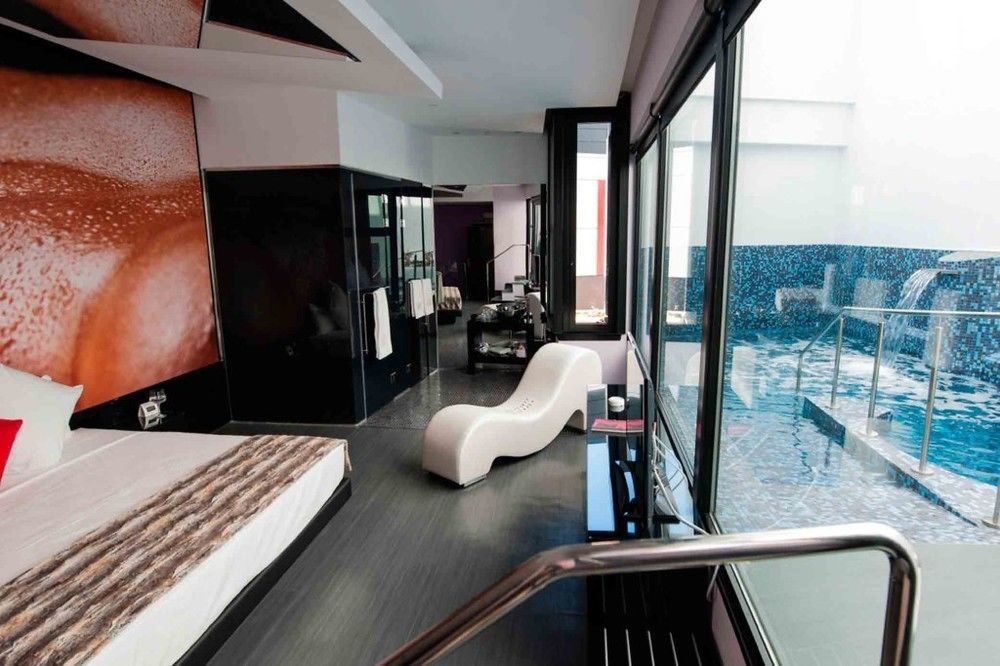 Hotel Loob Madrid (Adults Only) Torrejon de Ardoz Exterior photo